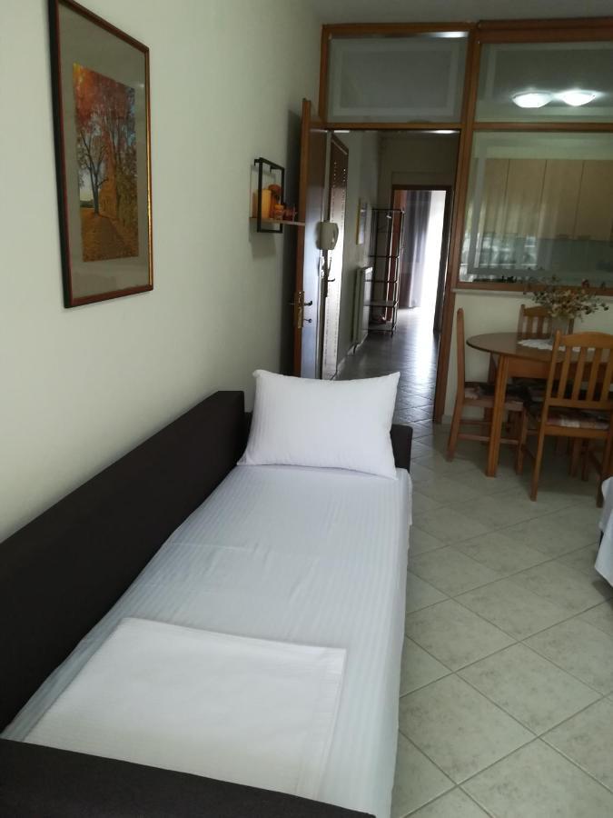 Apartment Ey Zhn Néa Khilí 外观 照片